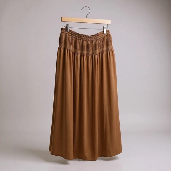 [WOMEN] UNIQLO Midi Skirt S Light Caramel Brown | Flowy Neutral Polyester - Picture 3 of 5